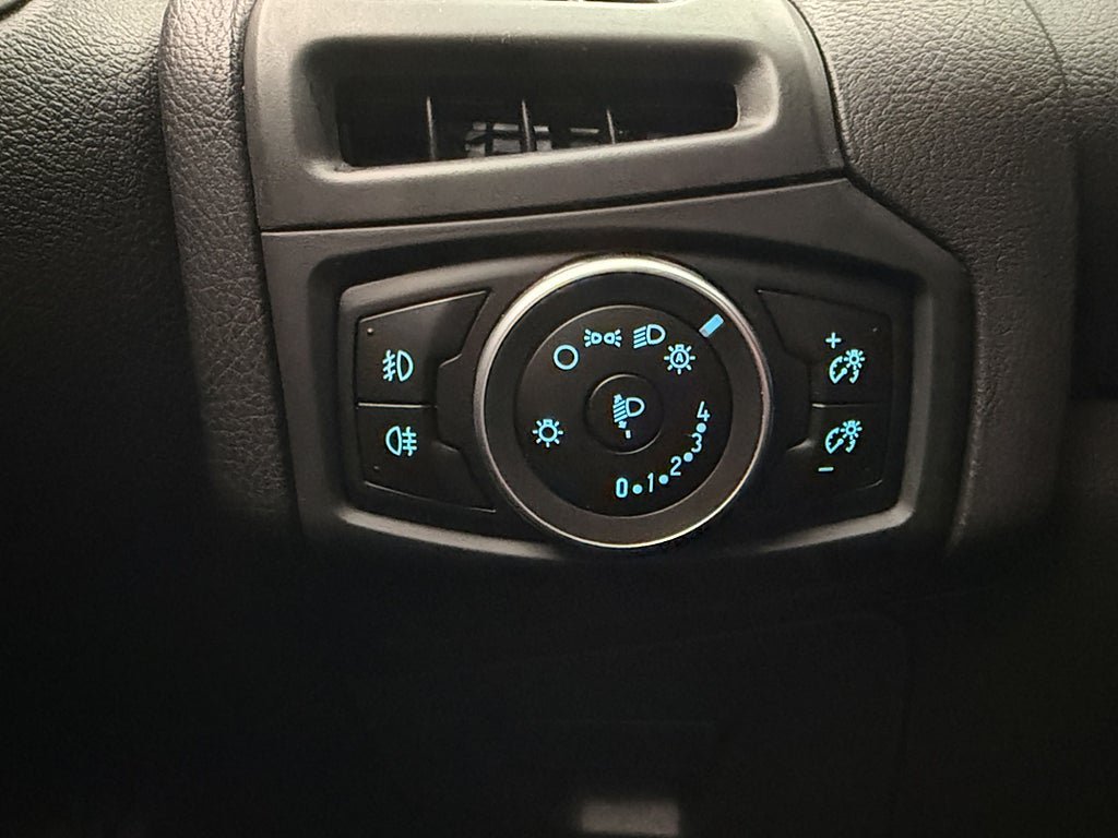 Vehicle Image 26