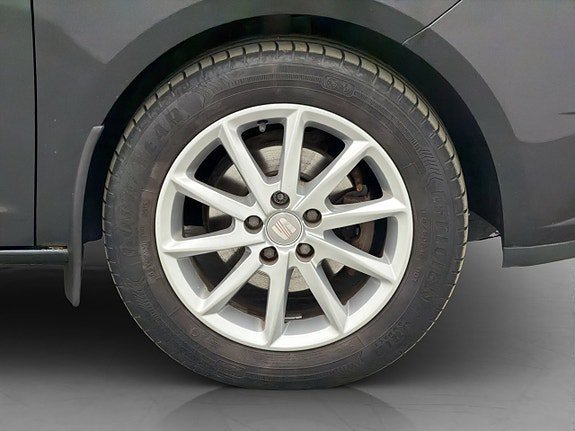 Vehicle Image 24