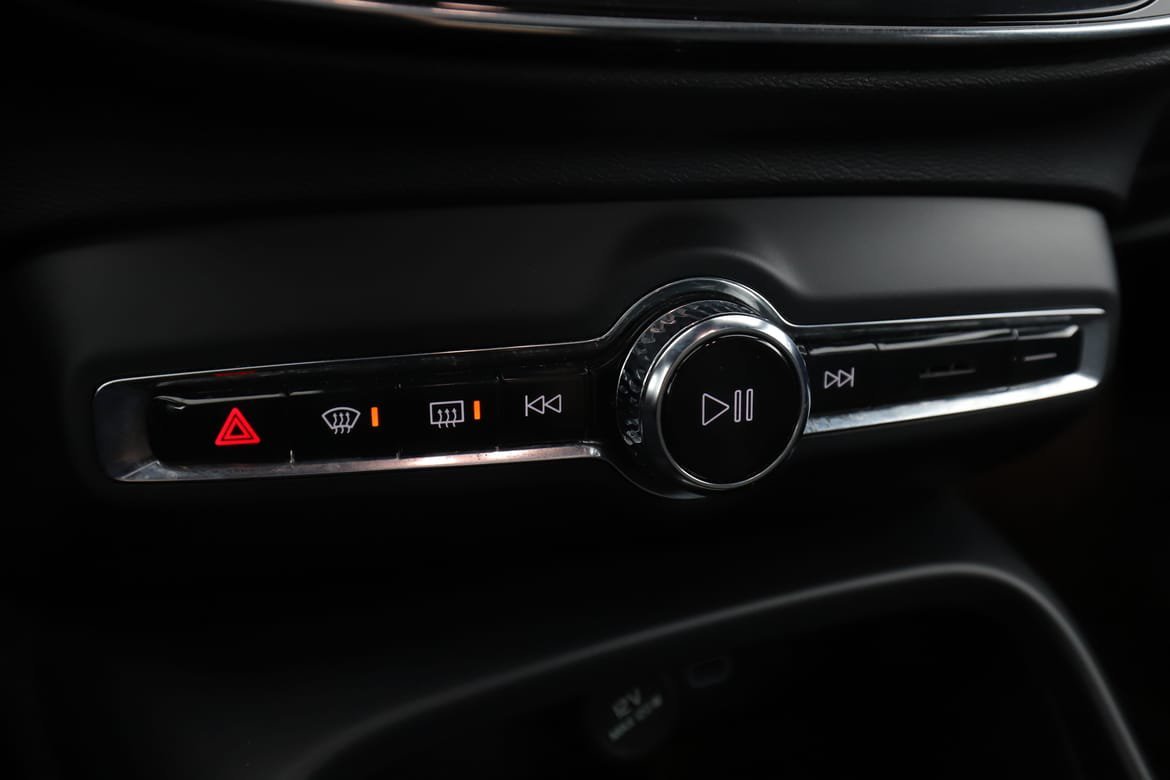 Vehicle Image 25