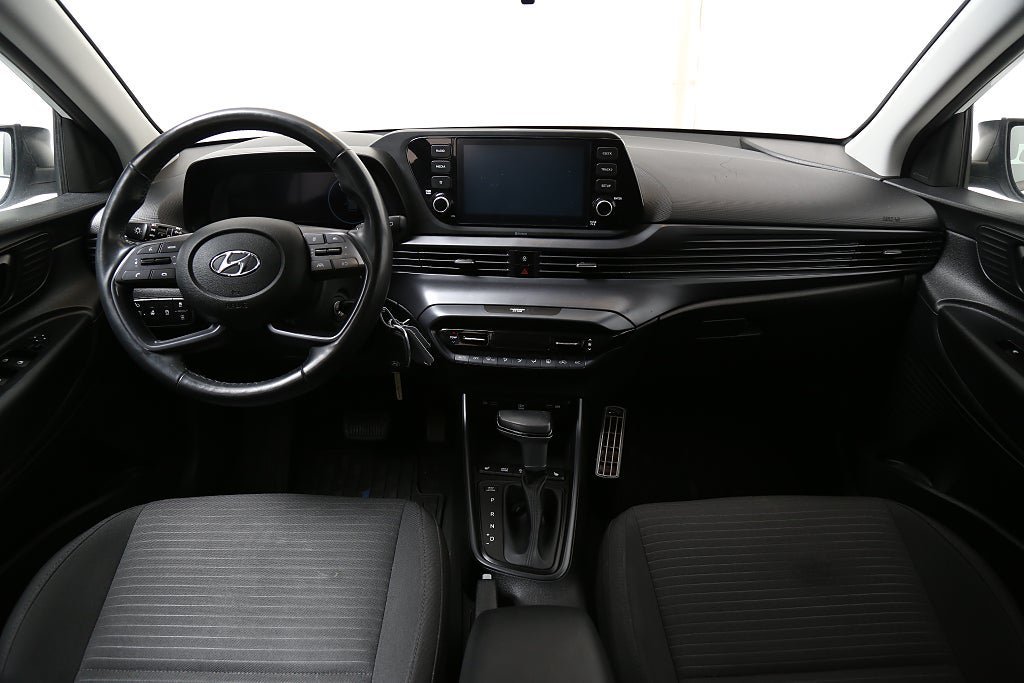 Vehicle Image 12