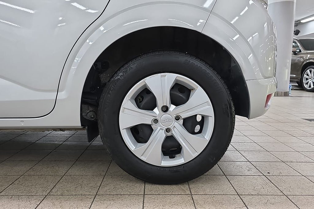Vehicle Image 17