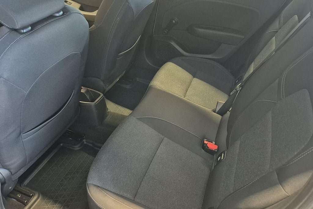 Vehicle Image 18