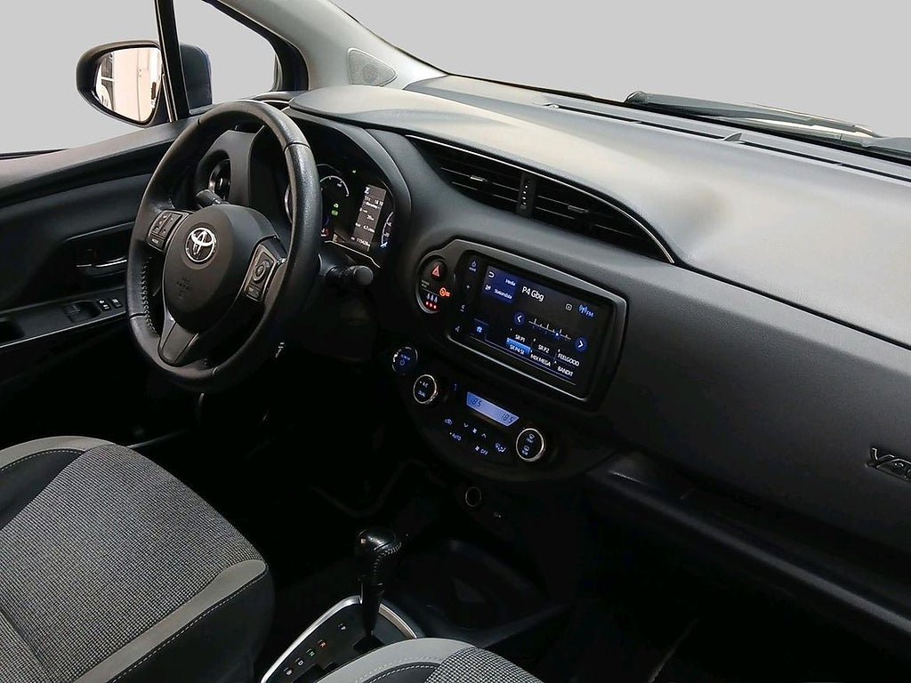Vehicle Image 10