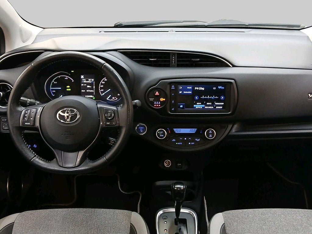 Vehicle Image 12