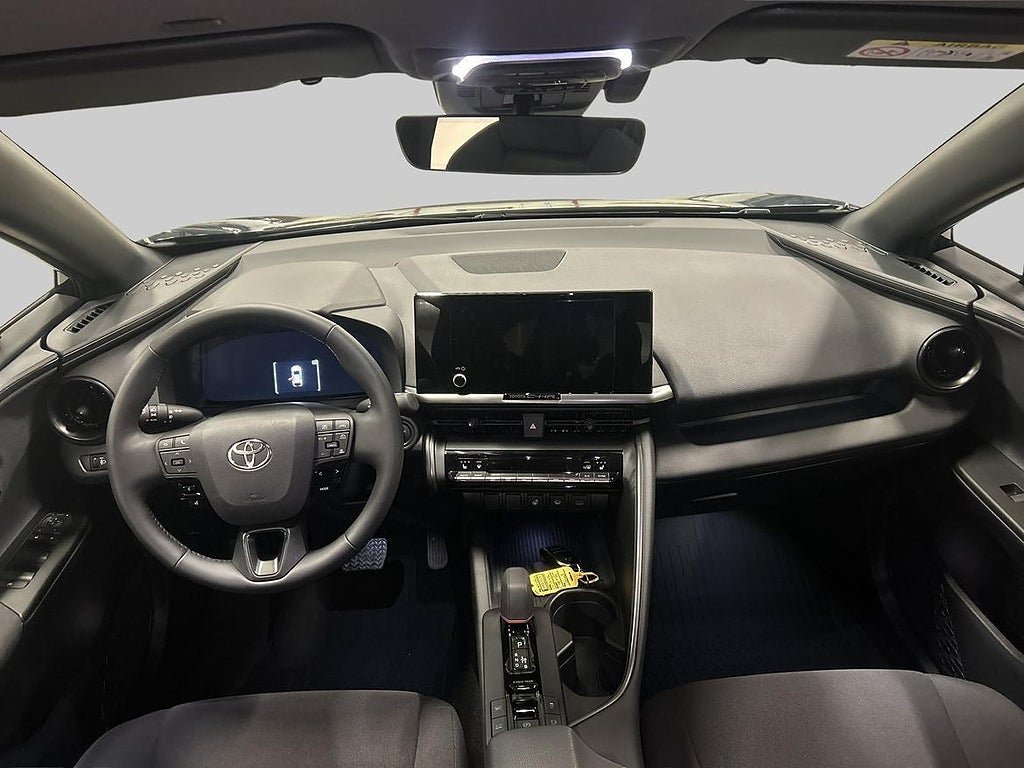 Vehicle Image 12