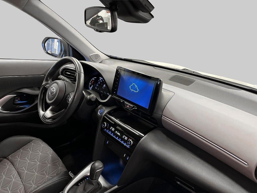 Vehicle Image 10