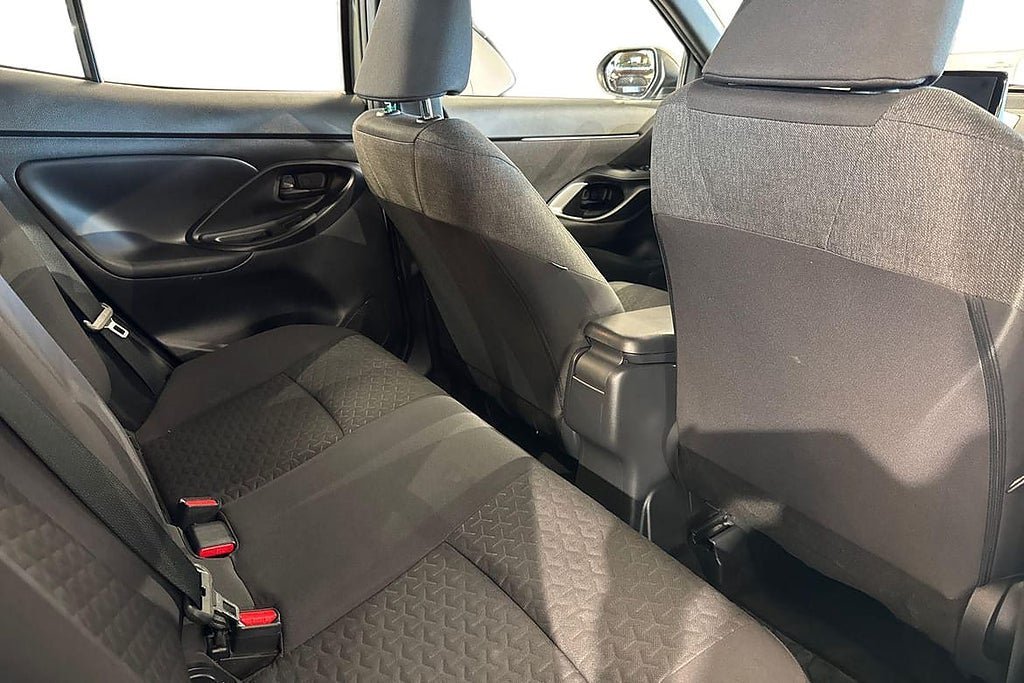Vehicle Image 9