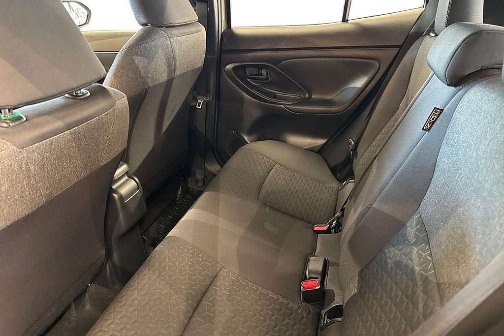 Vehicle Image 13