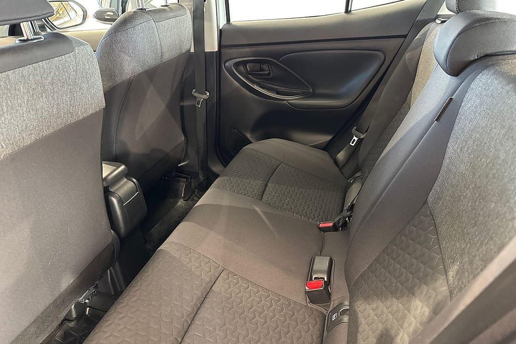 Vehicle Image 13