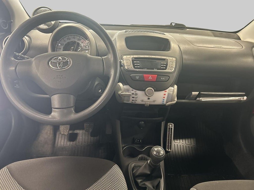 Vehicle Image 11