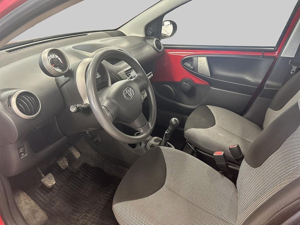 Vehicle Image 13
