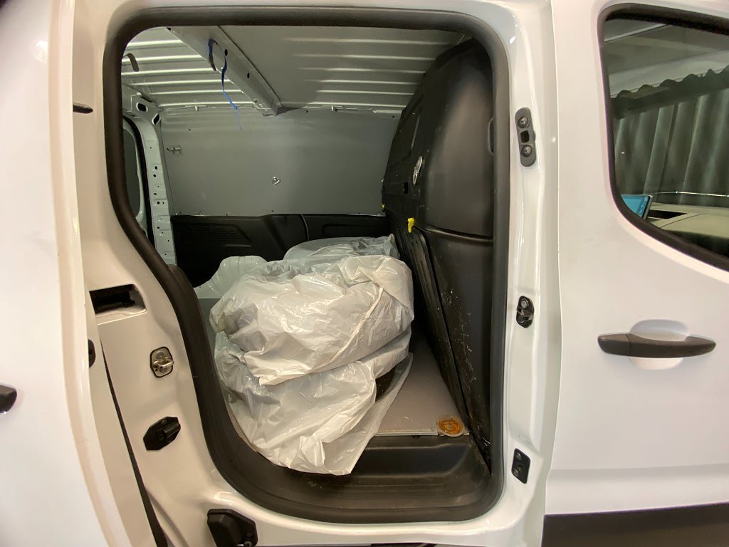 Vehicle Image 17