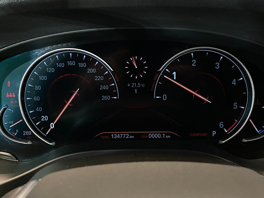 Vehicle Image 25