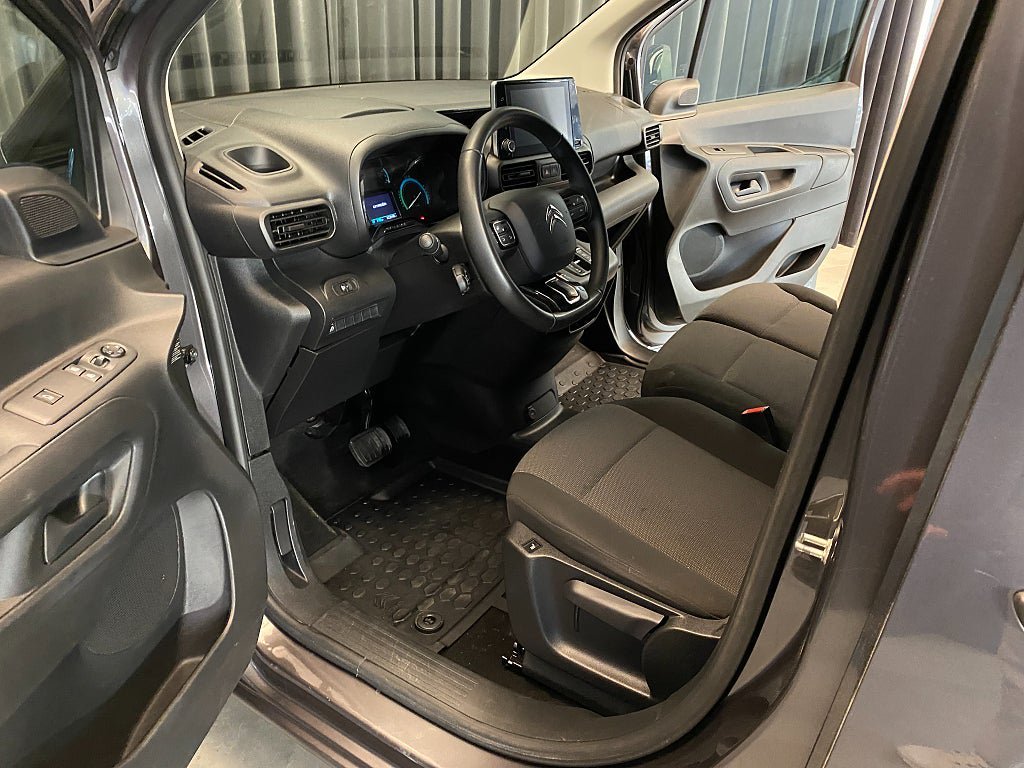 Vehicle Image 33