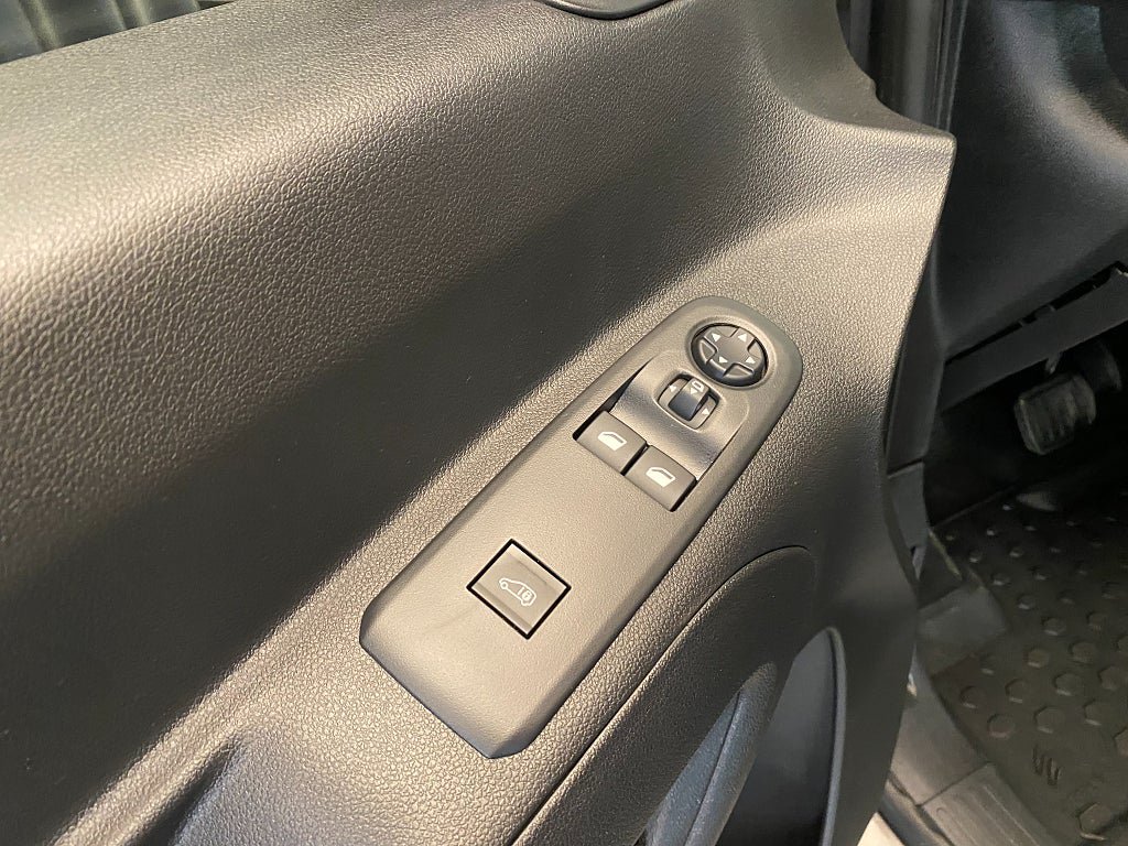 Vehicle Image 35