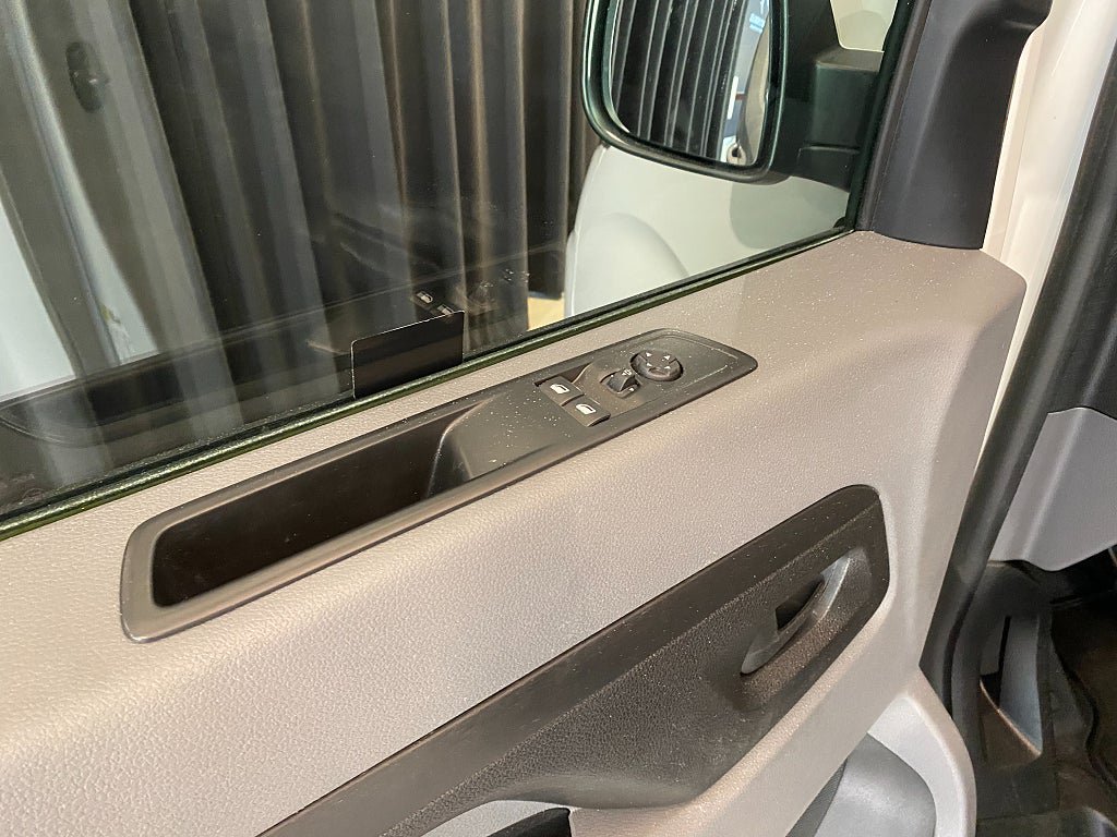 Vehicle Image 33