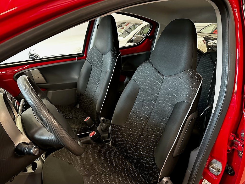 Vehicle Image 11