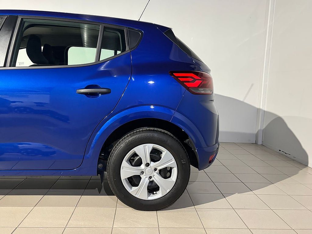 Vehicle Image 9