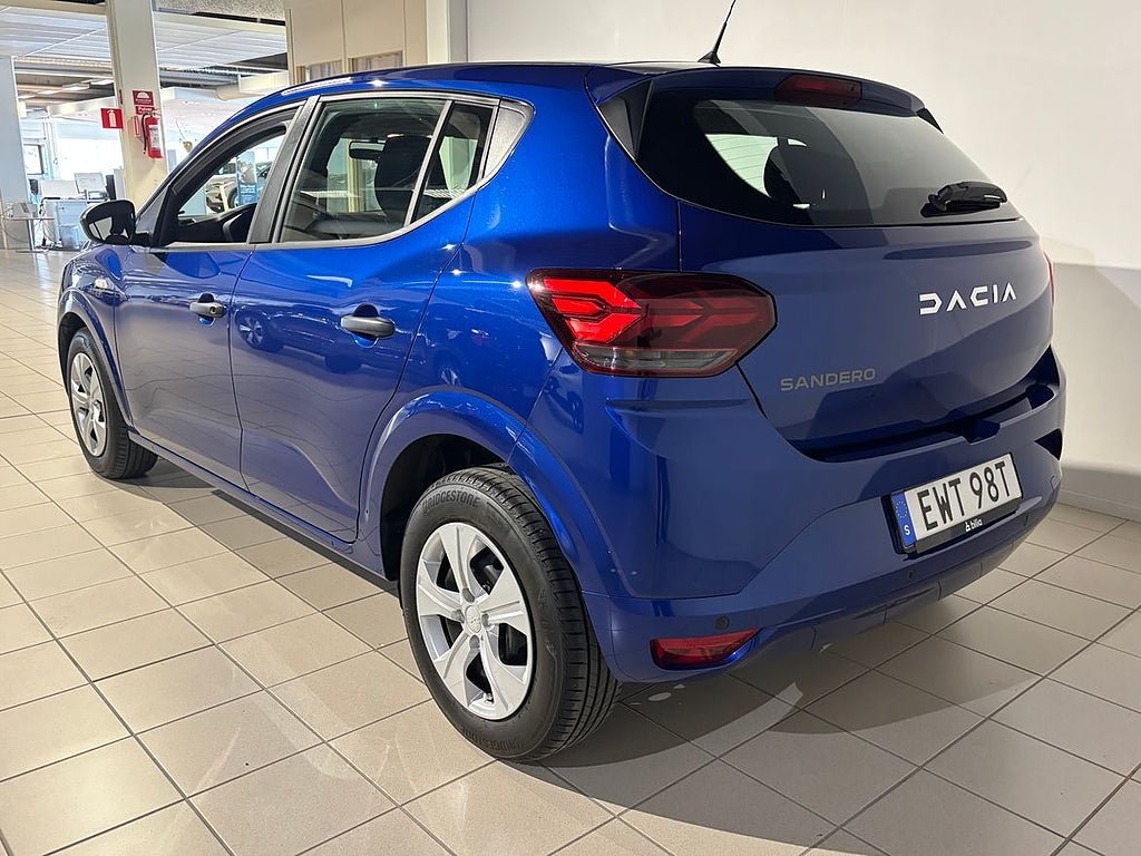 Vehicle Image 10