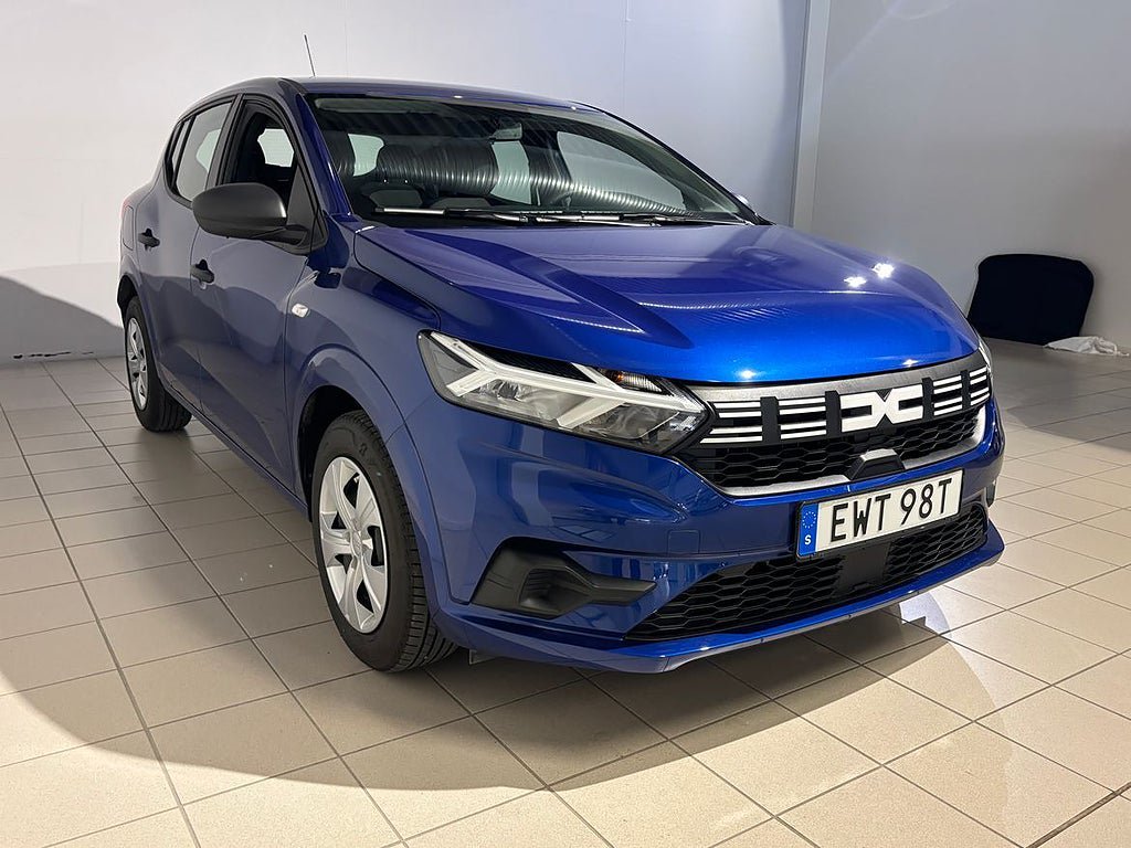 Vehicle Image 12