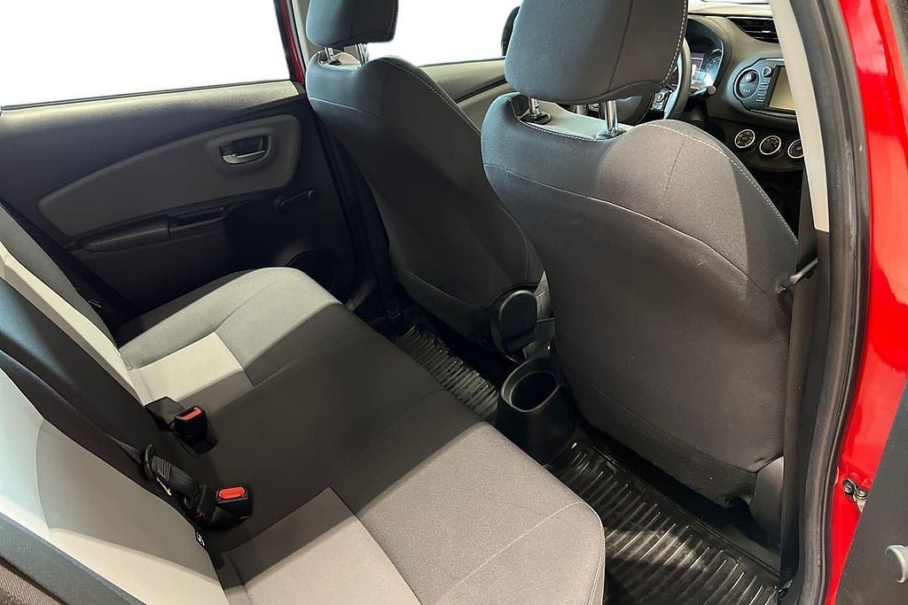 Vehicle Image 13