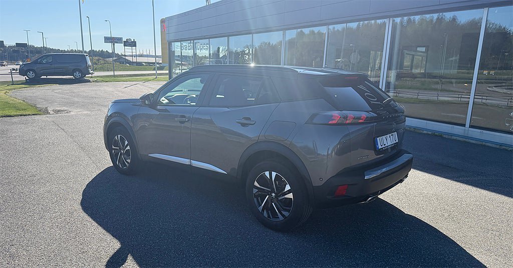 Vehicle Image 5