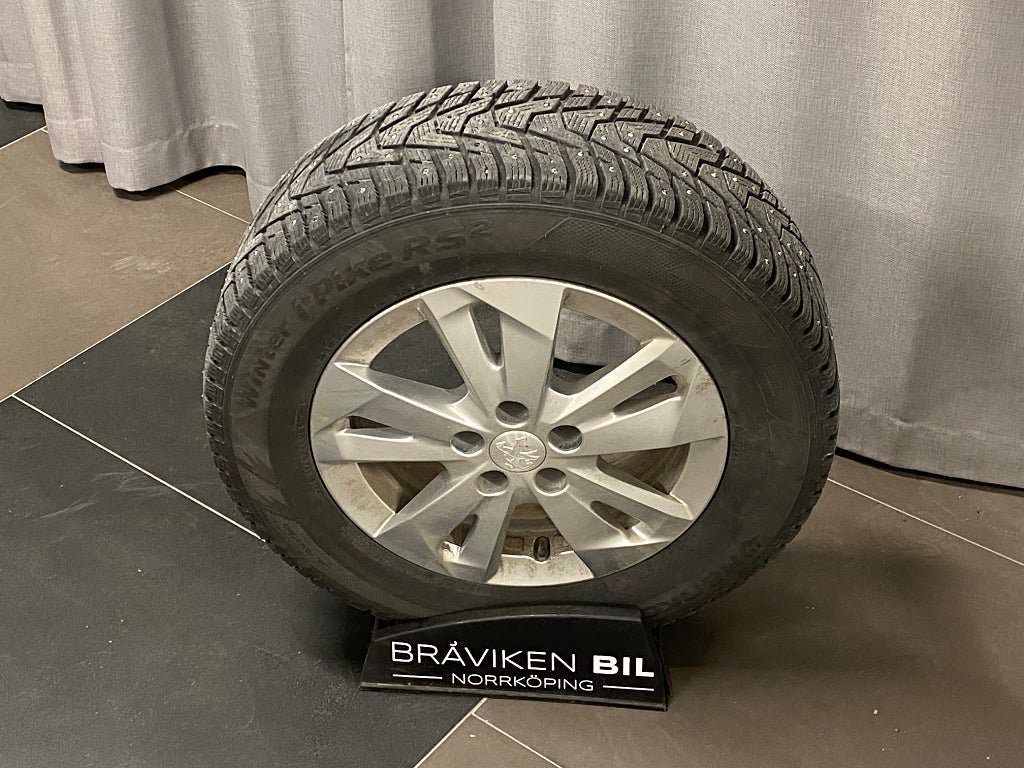 Vehicle Image 16