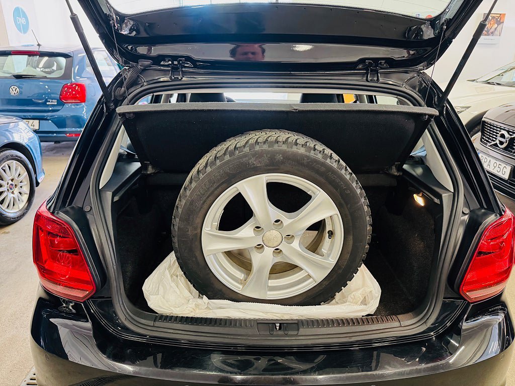 Vehicle Image 12