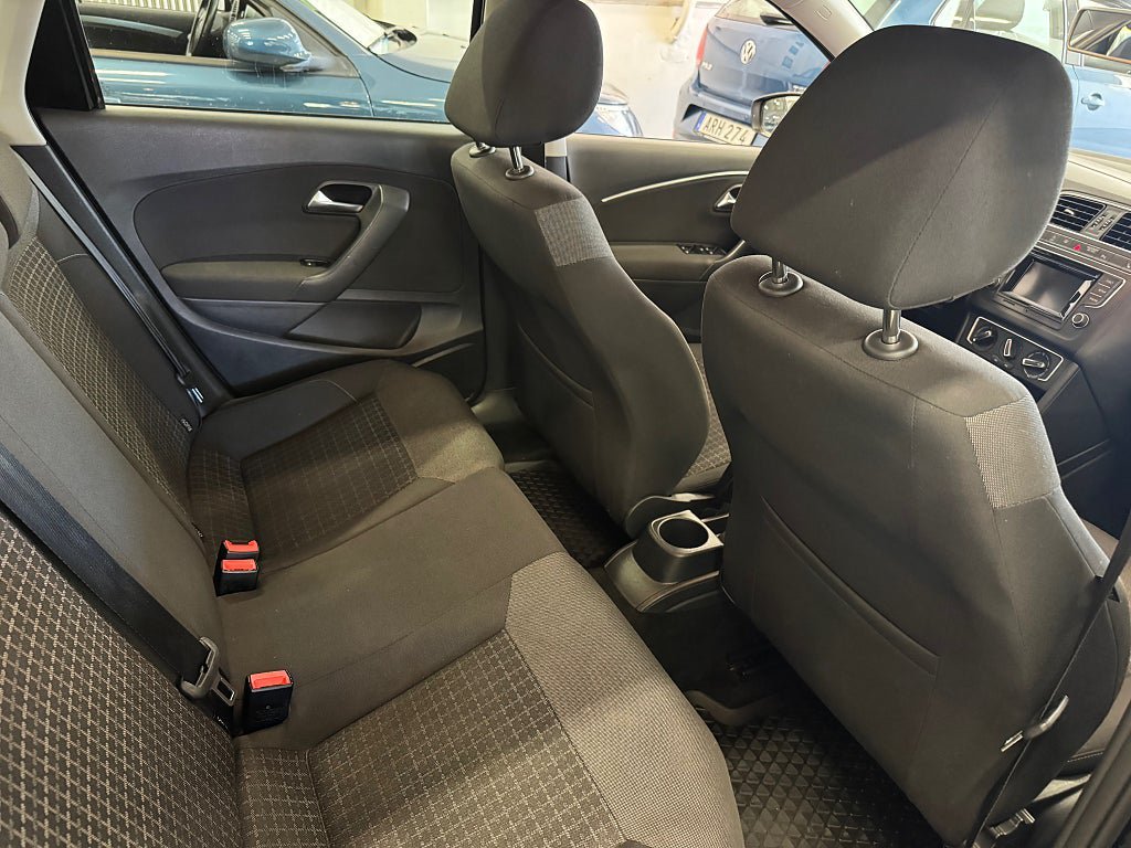Vehicle Image 18