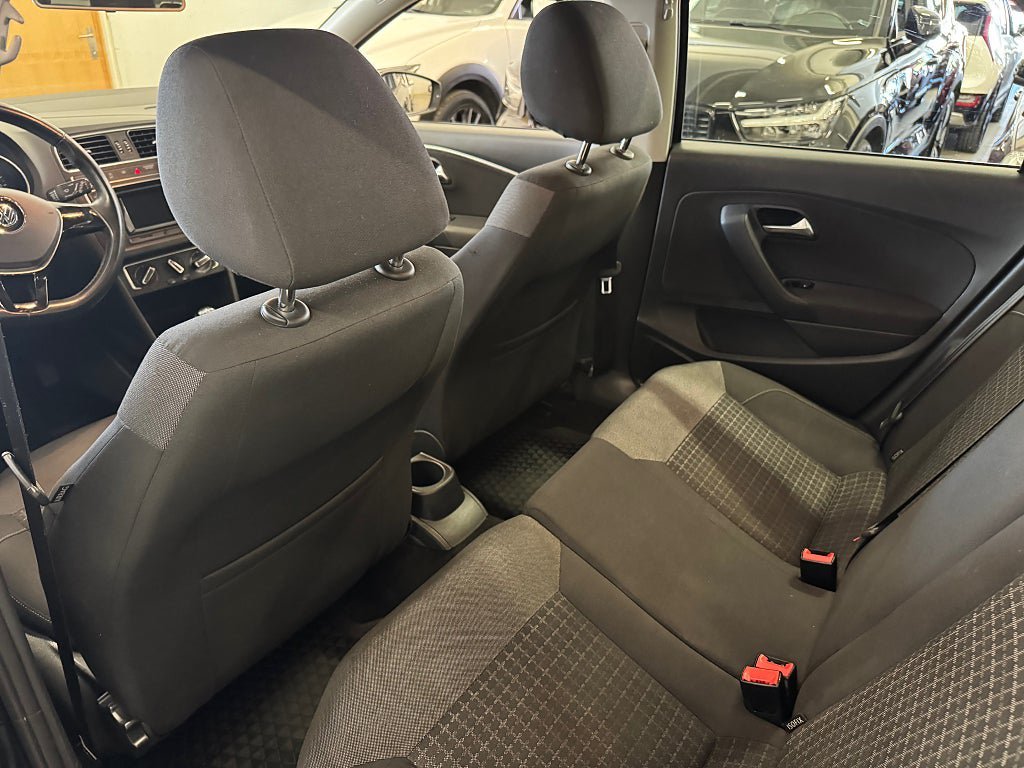 Vehicle Image 19
