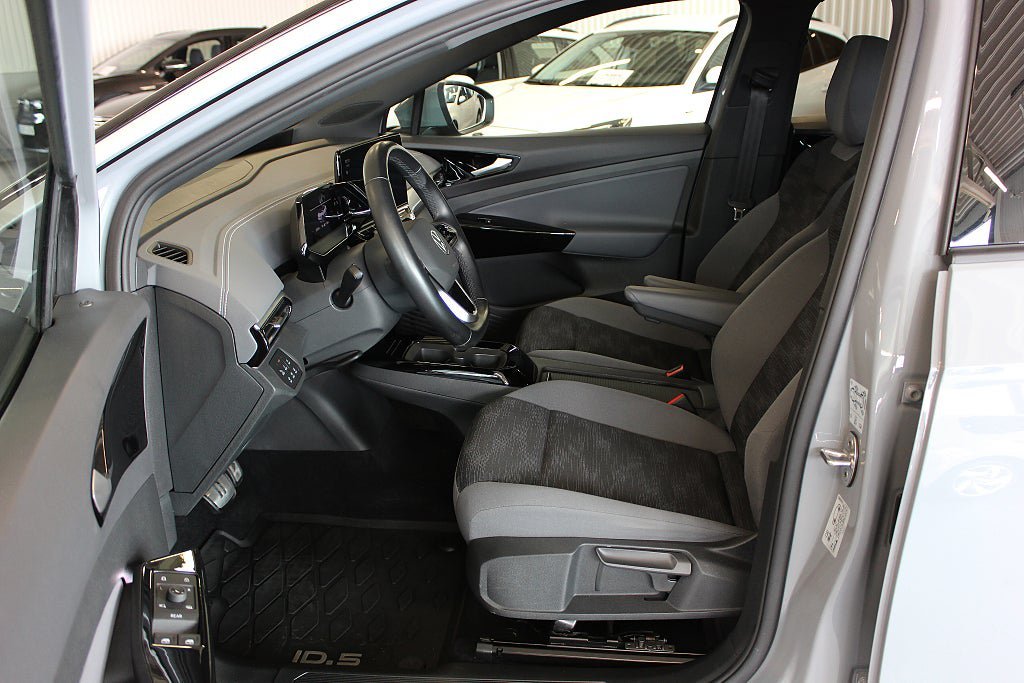 Vehicle Image 15