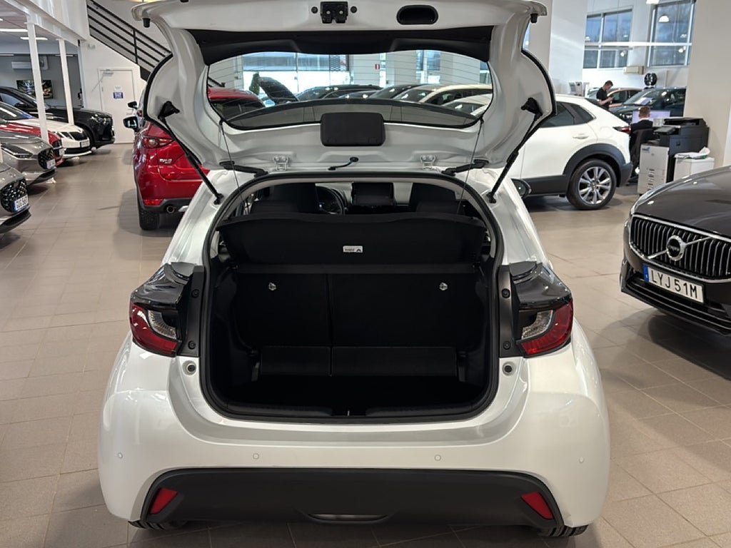Vehicle Image 14