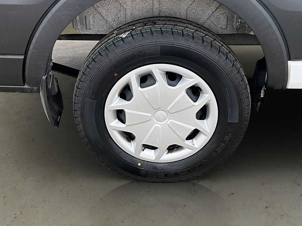 Vehicle Image 33