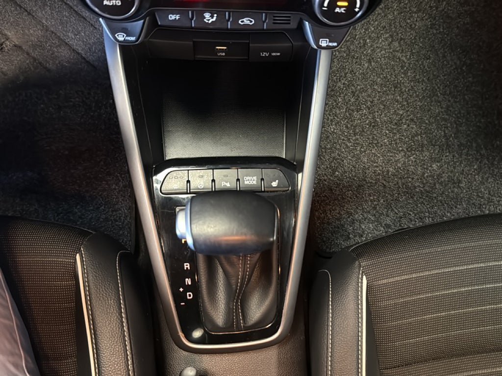 Vehicle Image 12
