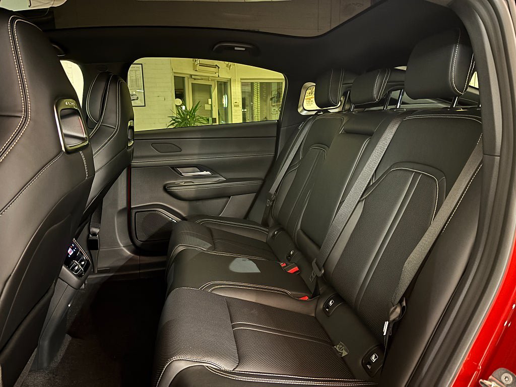 Vehicle Image 13