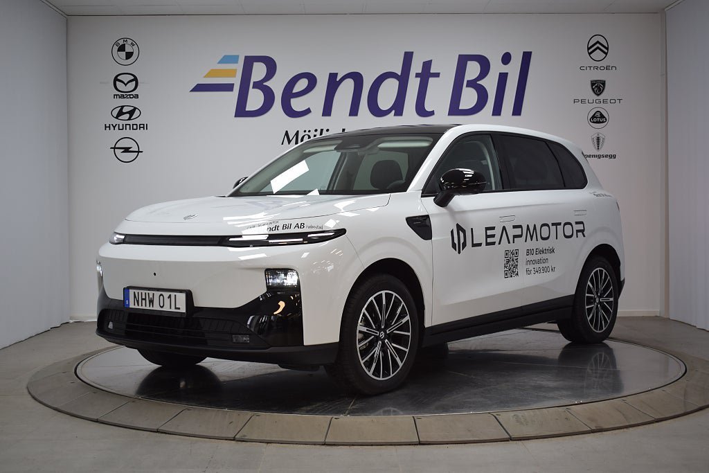 Vehicle Image 6