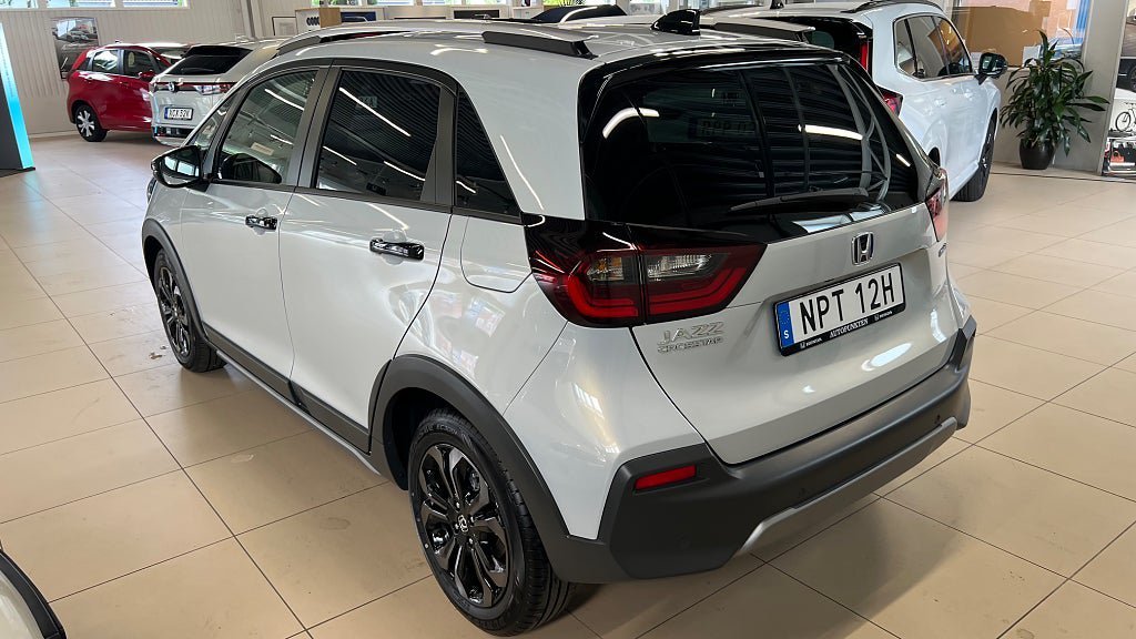Vehicle Image 4