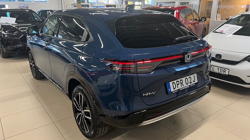 Vehicle Image 4
