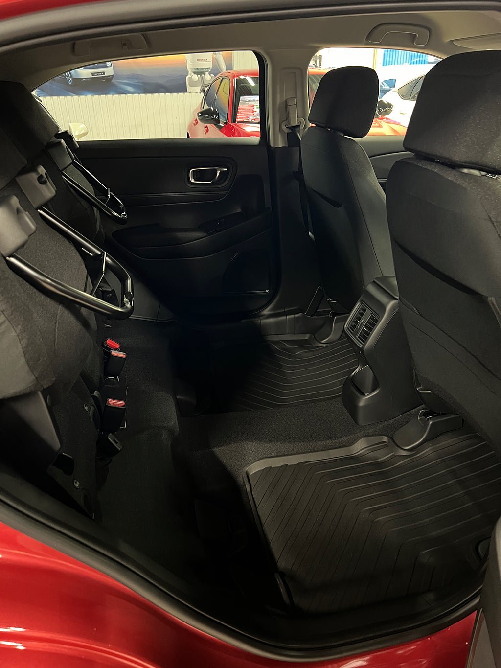 Vehicle Image 9
