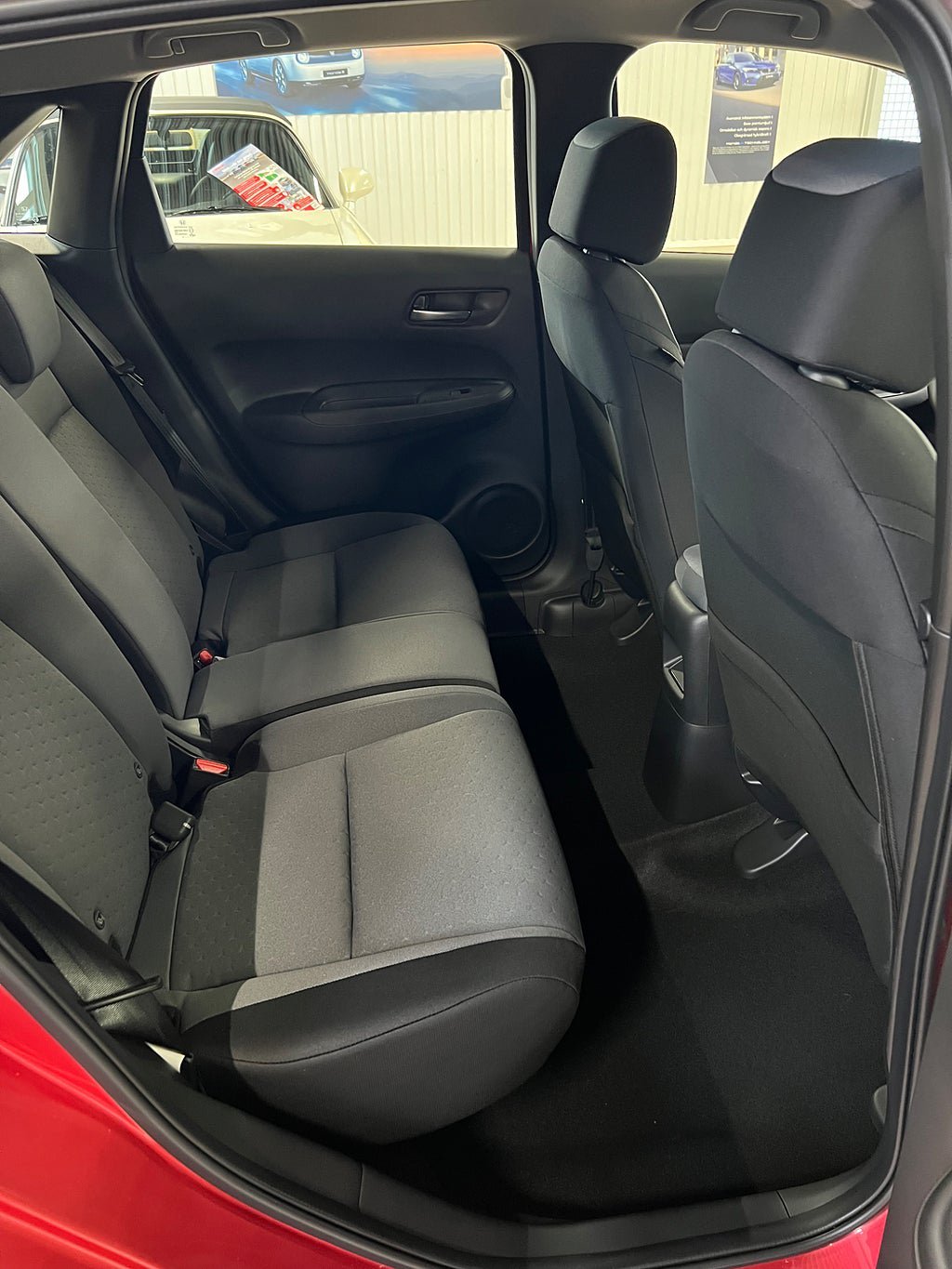 Vehicle Image 9
