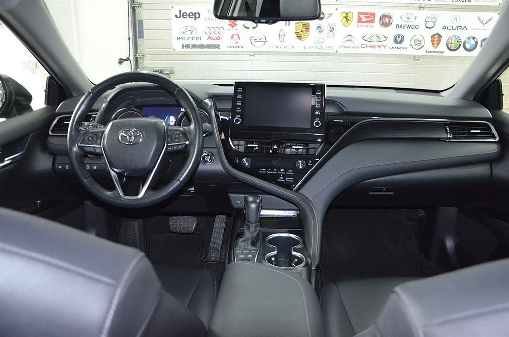 Vehicle Image 10