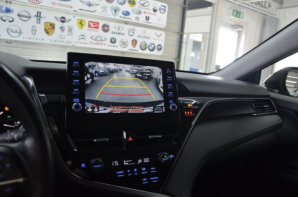 Vehicle Image 11