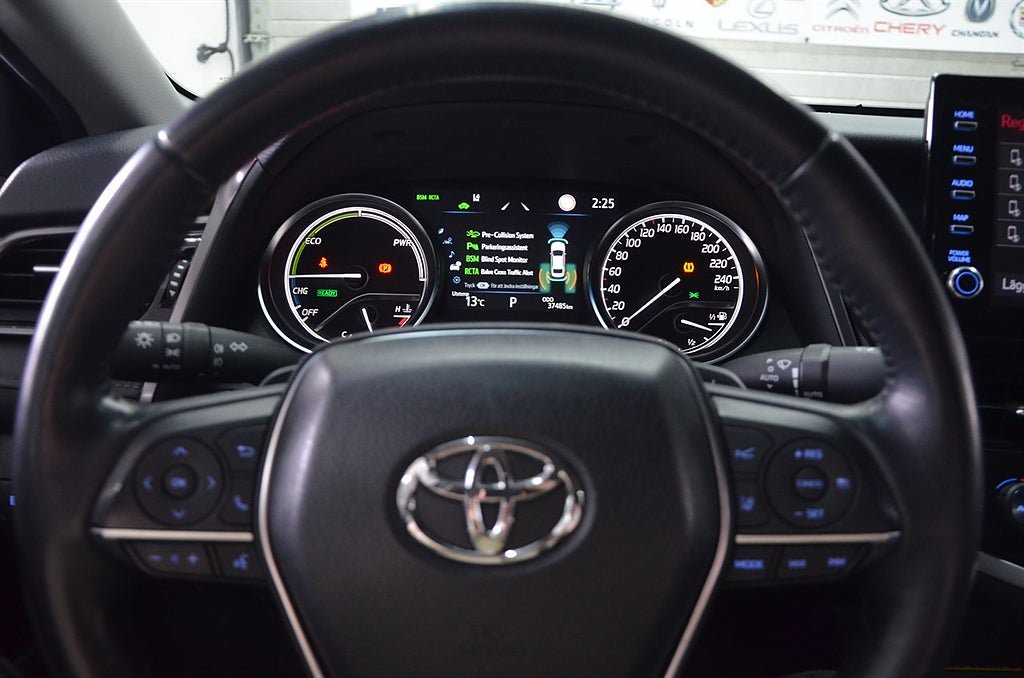 Vehicle Image 15