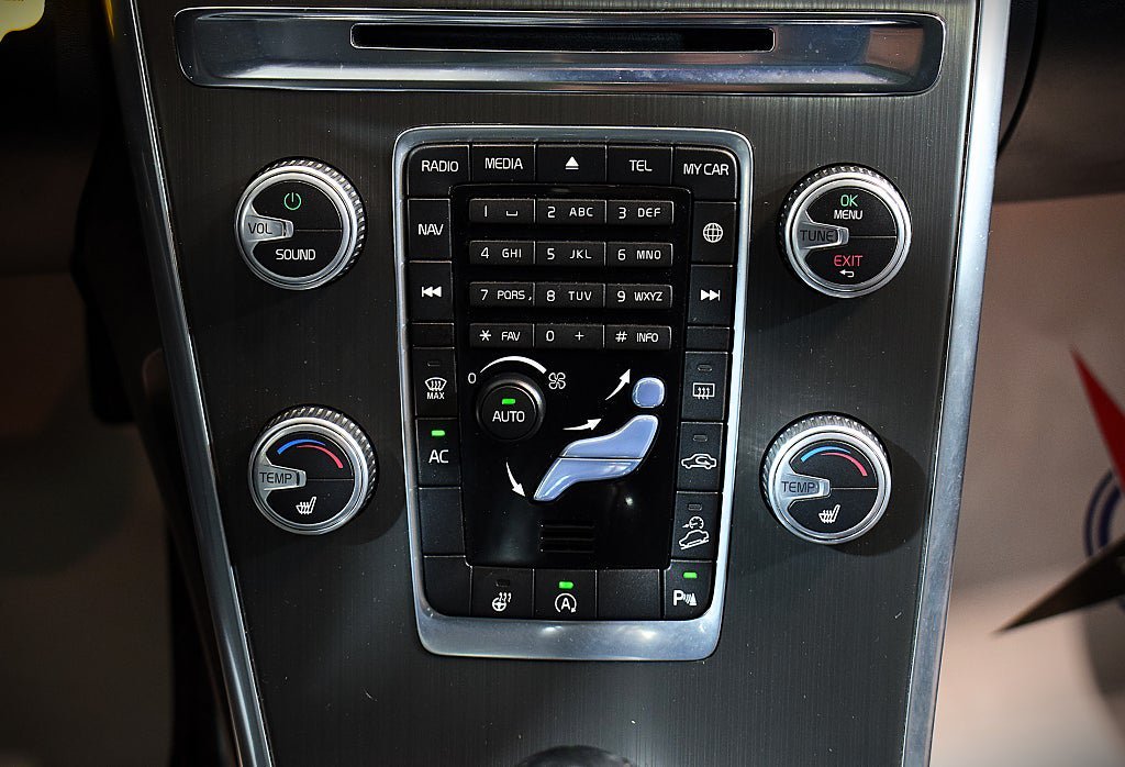 Vehicle Image 19