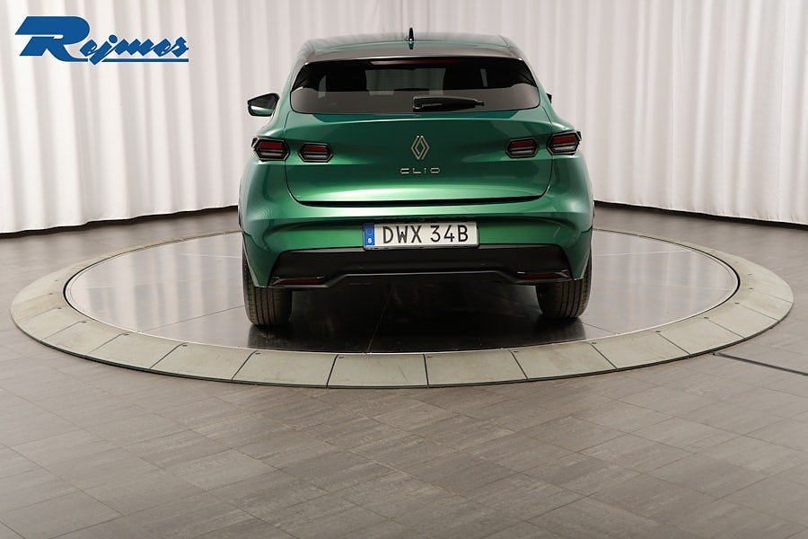 Vehicle Image 23