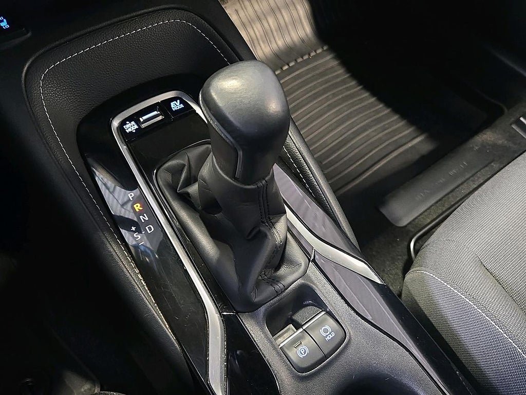 Vehicle Image 17