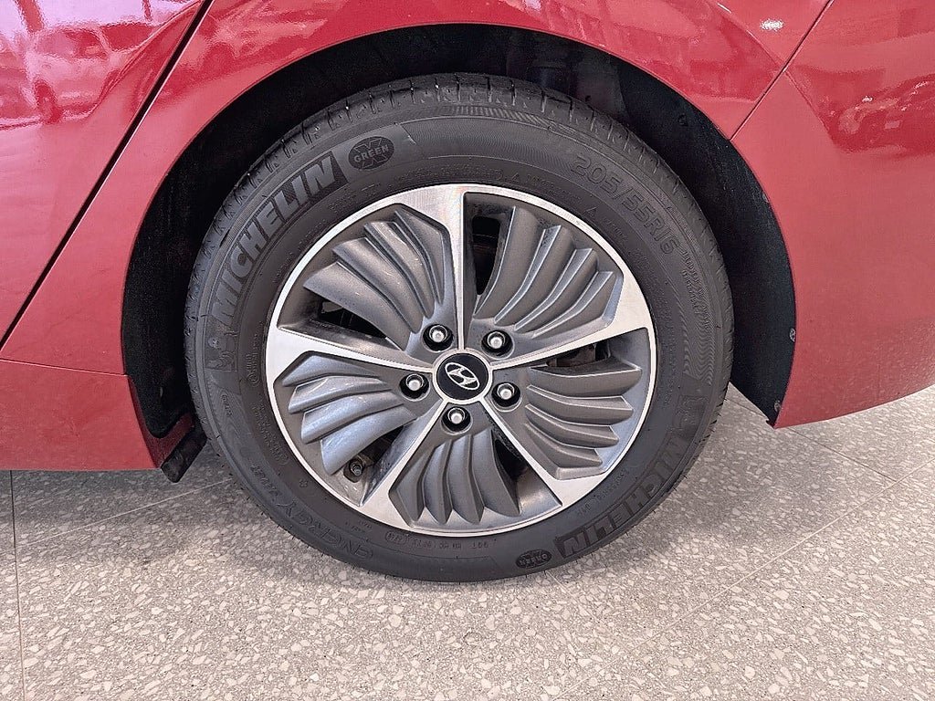 Vehicle Image 17
