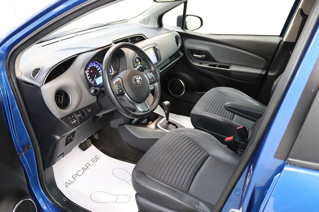 Vehicle Image 10