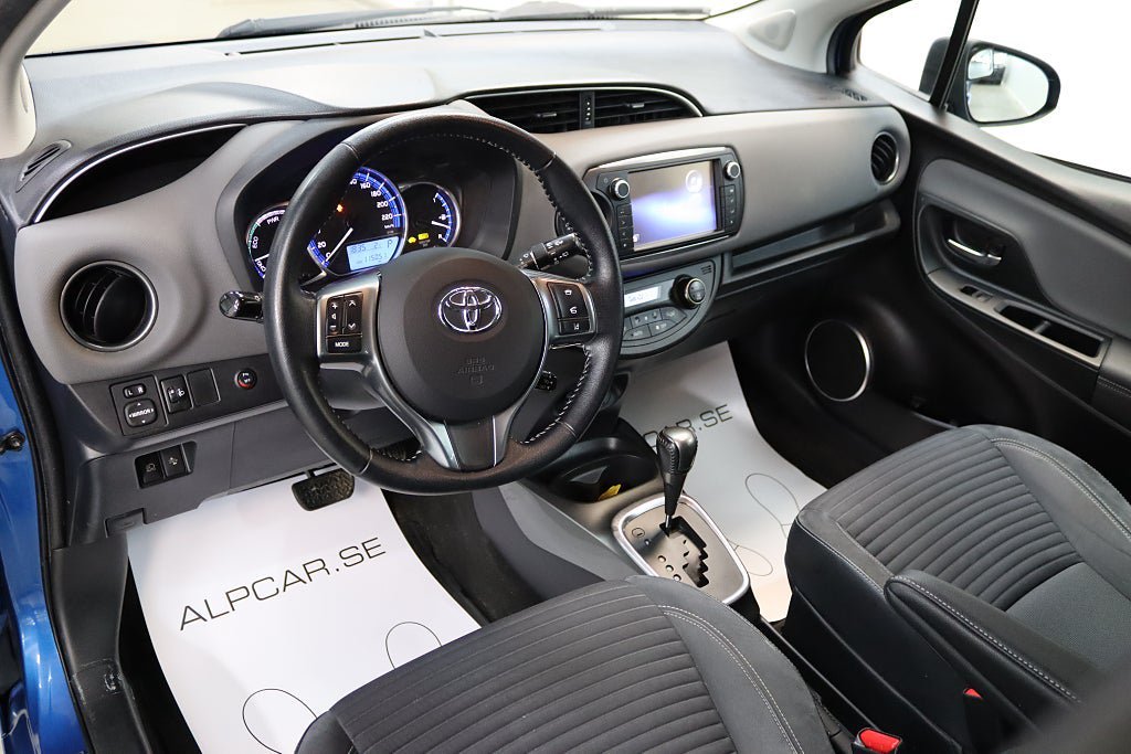 Vehicle Image 11