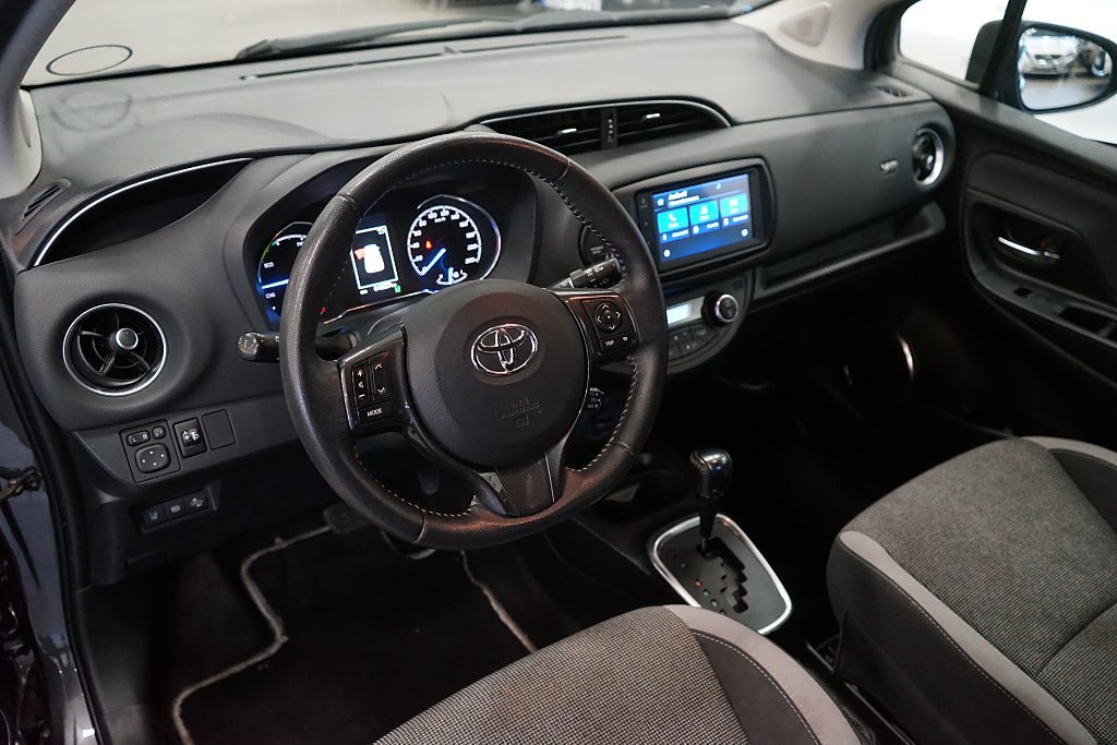 Vehicle Image 10